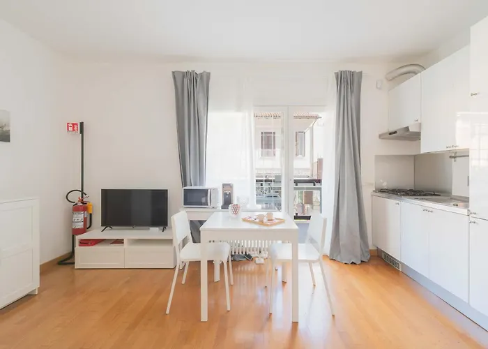 Loverhome Apartment 3